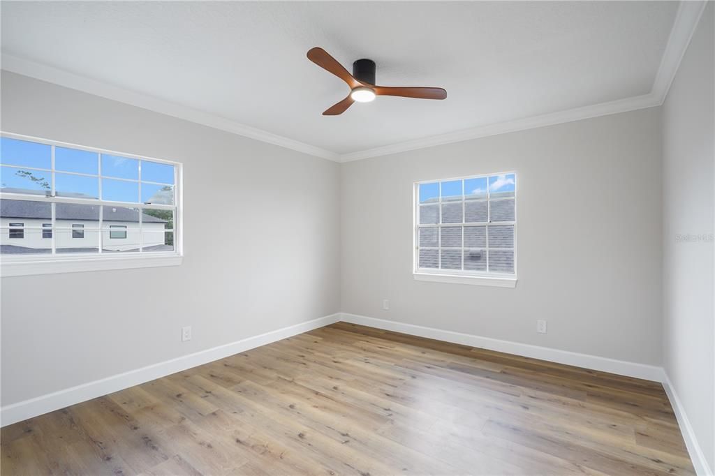 En Venta: $695,000 (3 camas, 2 baños, 2398 Pies cuadrados)