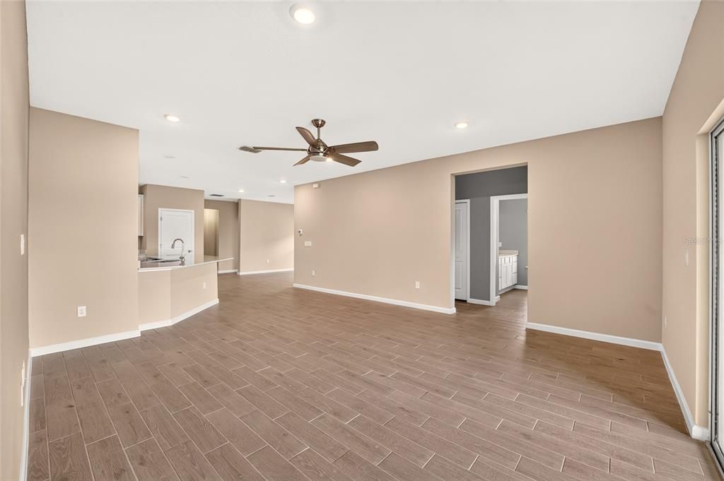 For Sale: $423,999 (4 beds, 3 baths, 2242 Square Feet)
