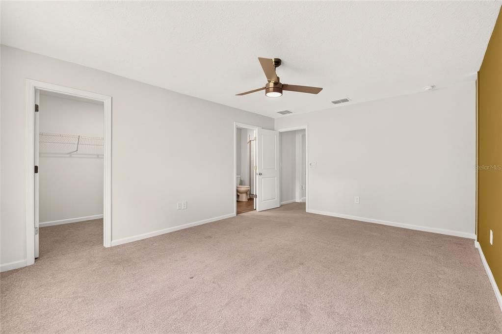 For Sale: $294,999 (3 beds, 2 baths, 1663 Square Feet)