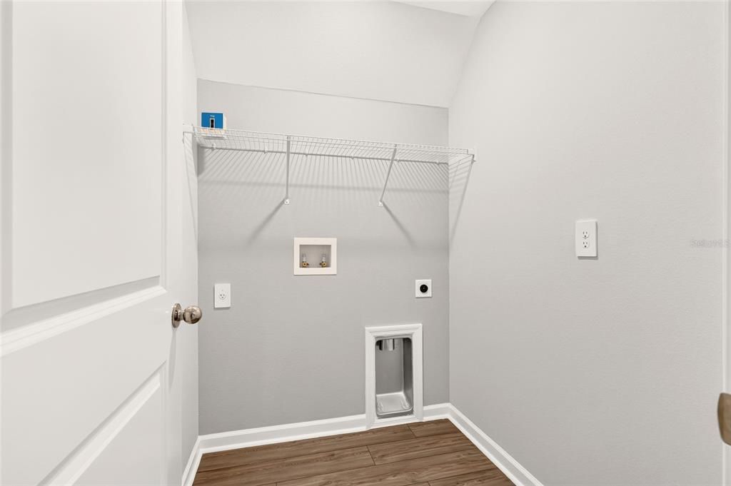 For Sale: $294,999 (3 beds, 2 baths, 1663 Square Feet)