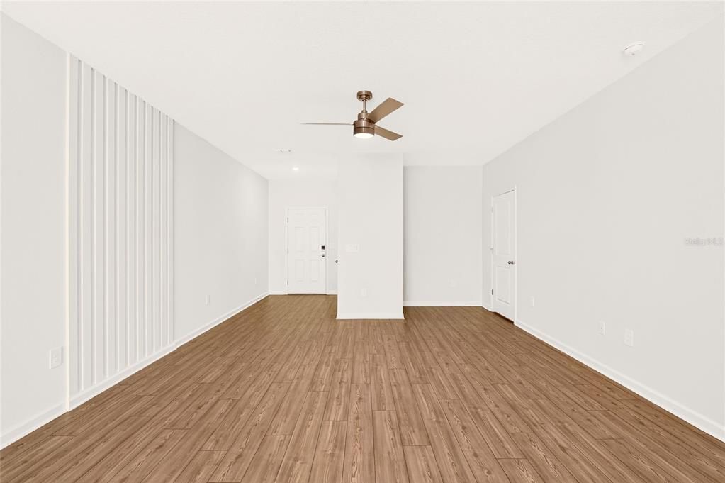 For Sale: $294,999 (3 beds, 2 baths, 1663 Square Feet)
