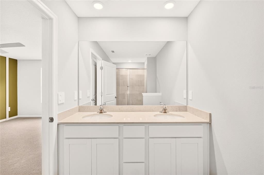 For Sale: $294,999 (3 beds, 2 baths, 1663 Square Feet)