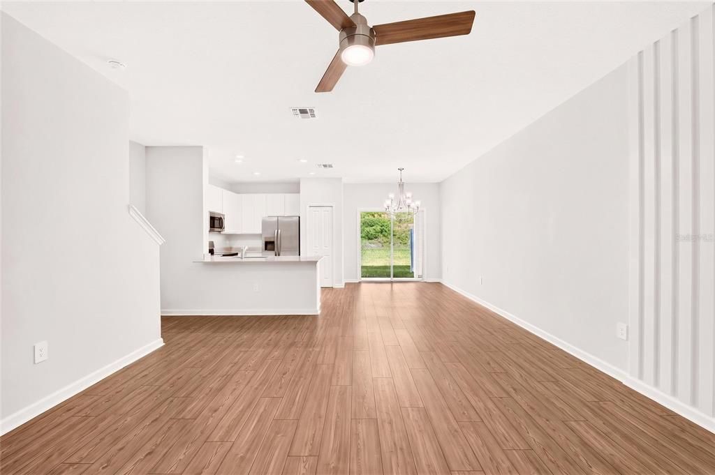 For Sale: $294,999 (3 beds, 2 baths, 1663 Square Feet)
