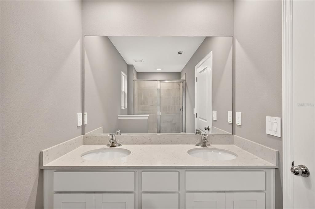 For Sale: $294,999 (3 beds, 2 baths, 1796 Square Feet)