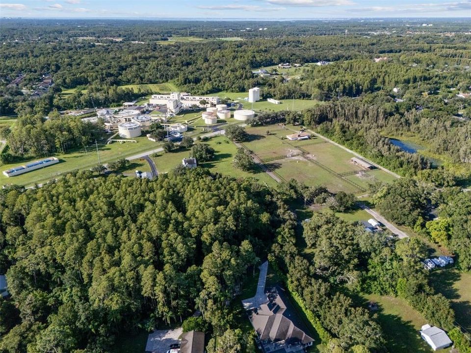 待售: $475,000 (2.05 acres)