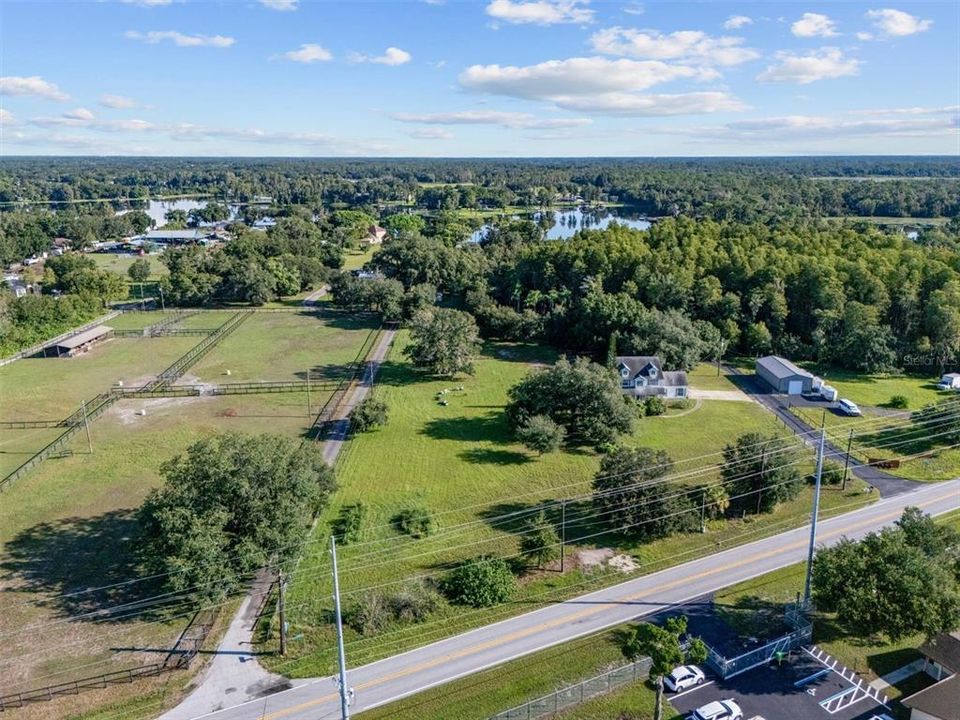 待售: $475,000 (2.05 acres)