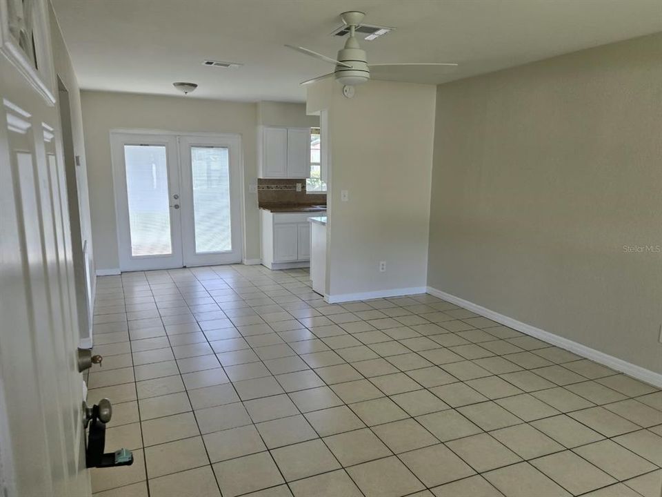 En Venta: $309,900 (3 camas, 1 baños, 1075 Pies cuadrados)