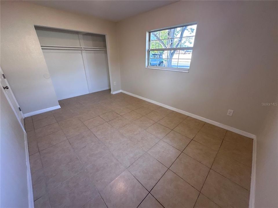 Activo con contrato: $309,900 (3 camas, 1 baños, 1075 Pies cuadrados)