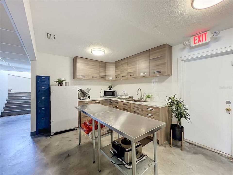 En Venta: $649,900 (2 camas, 1 baños, 2112 Pies cuadrados)