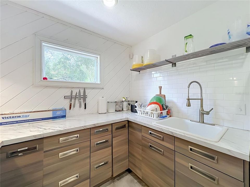 En Venta: $649,900 (2 camas, 1 baños, 2112 Pies cuadrados)