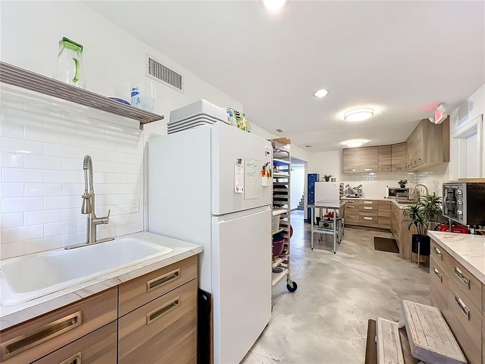 En Venta: $649,900 (2 camas, 1 baños, 2112 Pies cuadrados)