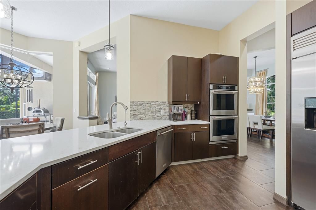 En Venta: $864,000 (5 camas, 4 baños, 3974 Pies cuadrados)