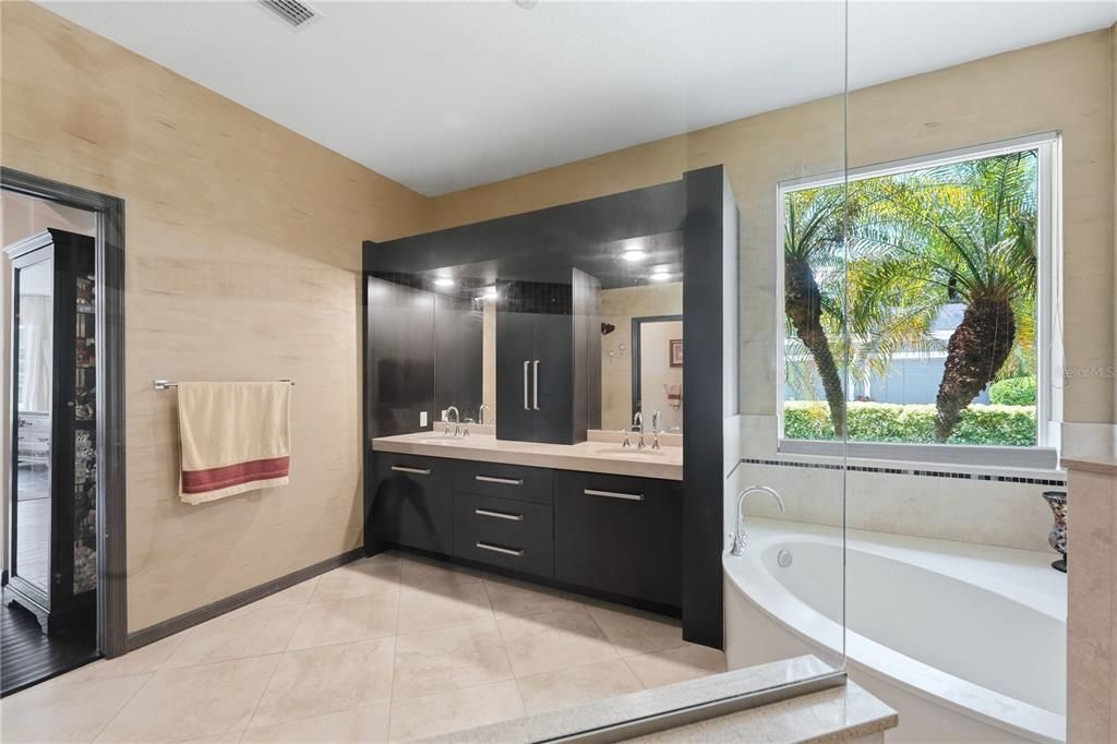 En Venta: $864,000 (5 camas, 4 baños, 3974 Pies cuadrados)