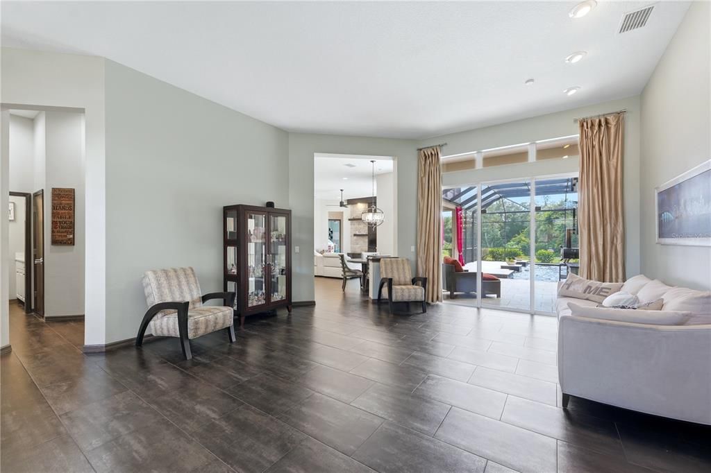En Venta: $864,000 (5 camas, 4 baños, 3974 Pies cuadrados)