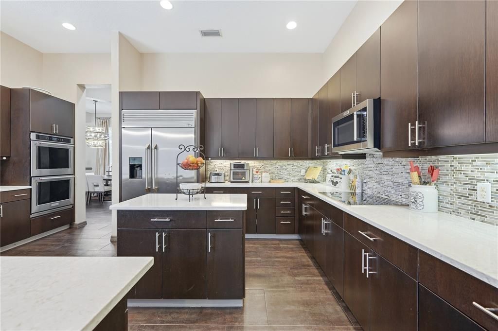 En Venta: $864,000 (5 camas, 4 baños, 3974 Pies cuadrados)