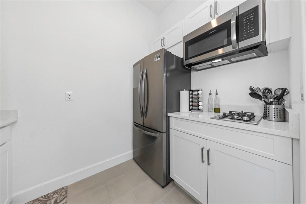 For Rent: $7,500 (6 beds, 4 baths, 5284 Square Feet)