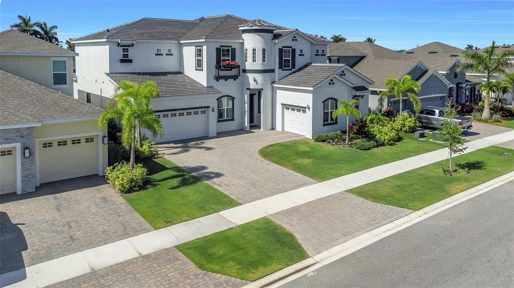 For Rent: $7,500 (6 beds, 4 baths, 5284 Square Feet)