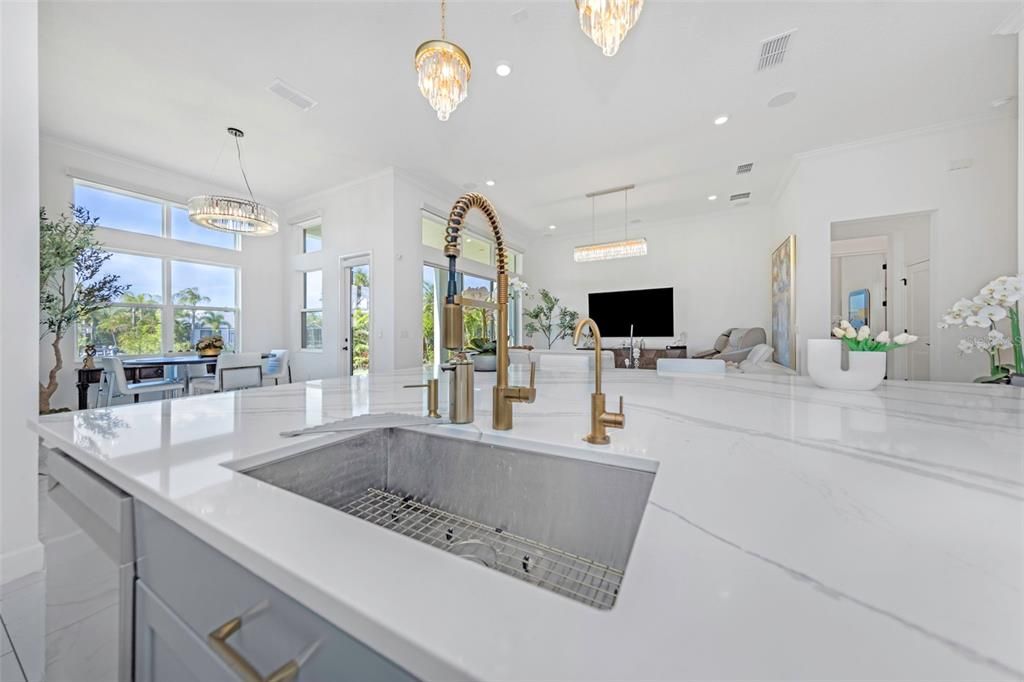 For Rent: $7,500 (6 beds, 4 baths, 5284 Square Feet)