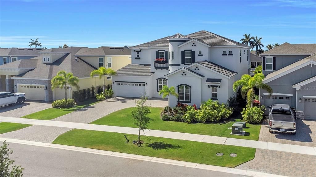 For Rent: $7,500 (6 beds, 4 baths, 5284 Square Feet)