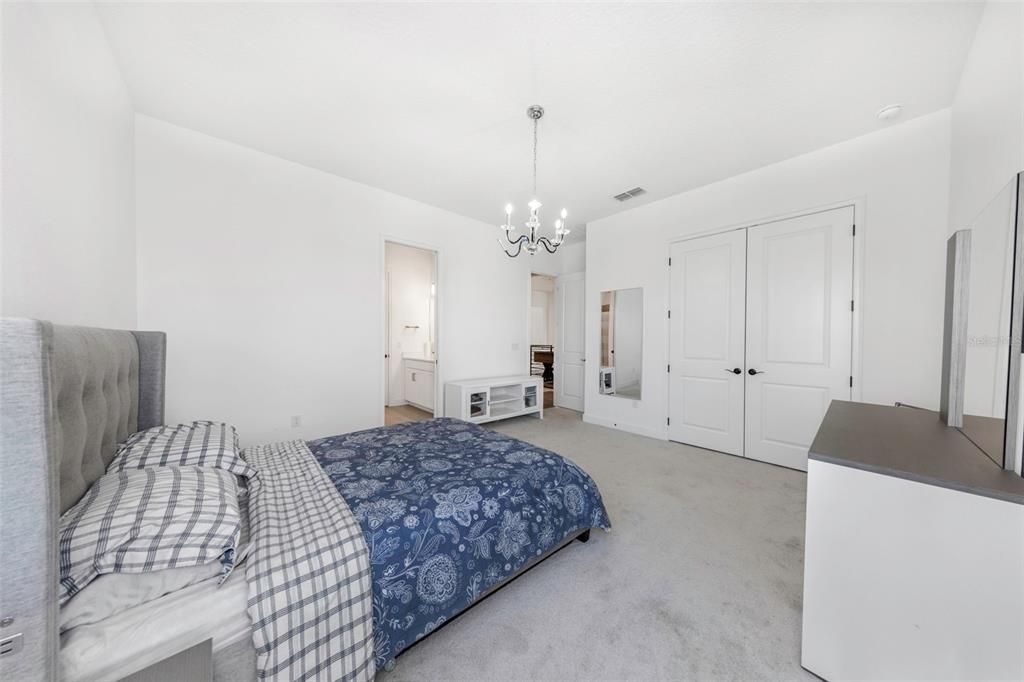 For Rent: $7,500 (6 beds, 4 baths, 5284 Square Feet)