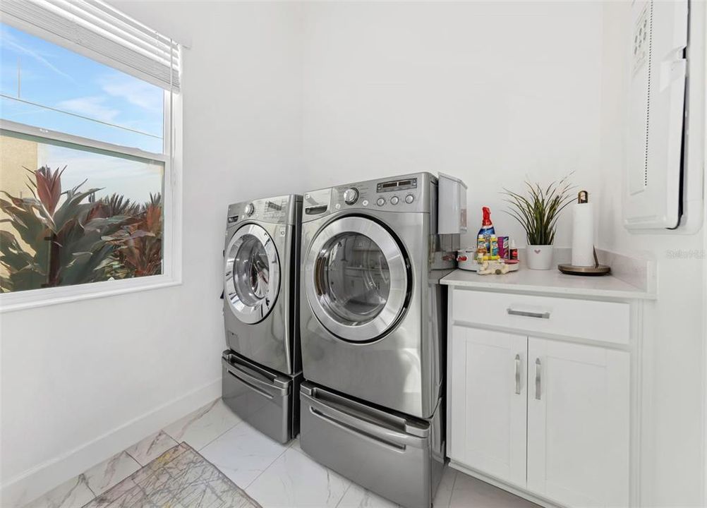 For Rent: $7,500 (6 beds, 4 baths, 5284 Square Feet)
