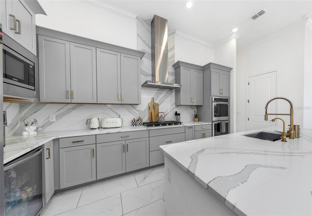 For Rent: $7,500 (6 beds, 4 baths, 5284 Square Feet)