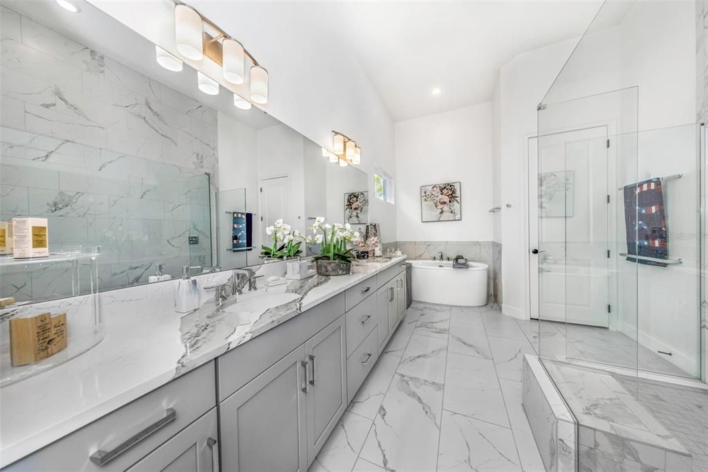 For Rent: $7,500 (6 beds, 4 baths, 5284 Square Feet)