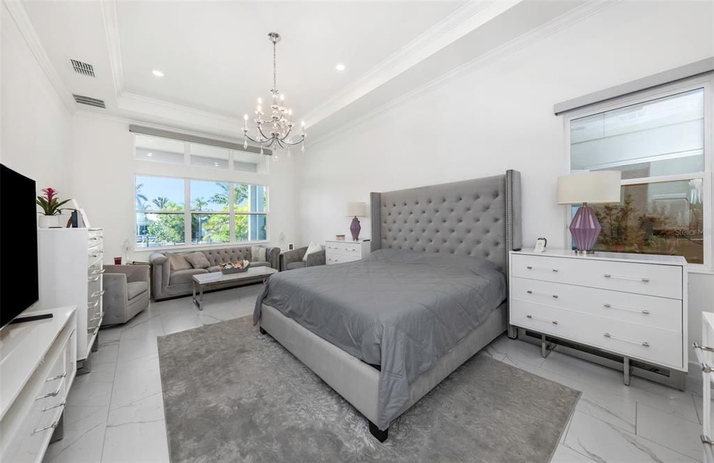 For Rent: $7,500 (6 beds, 4 baths, 5284 Square Feet)