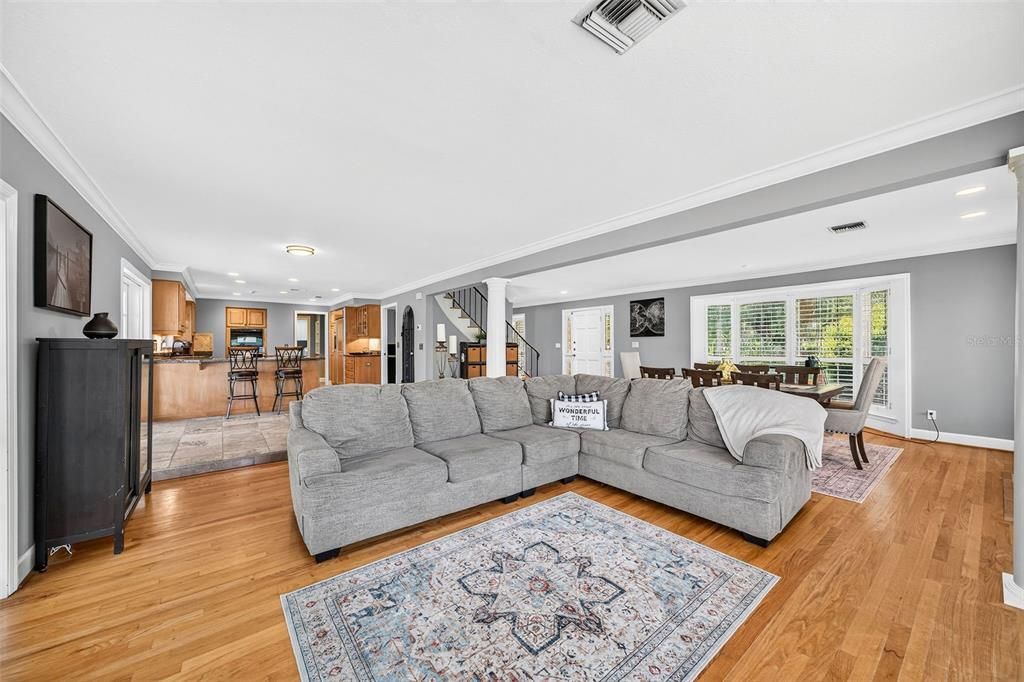 For Sale: $1,500,000 (5 beds, 3 baths, 3643 Square Feet)