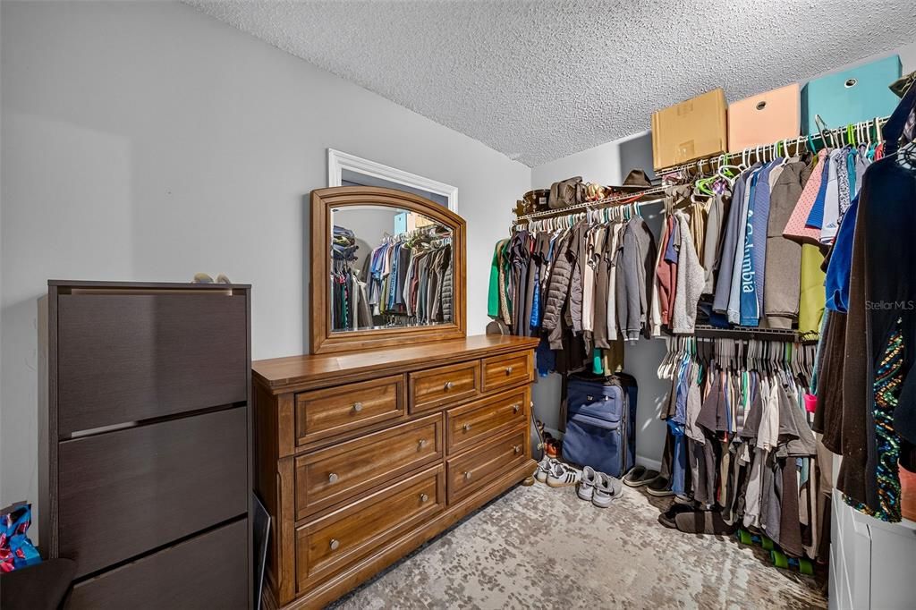 For Sale: $1,500,000 (5 beds, 3 baths, 3643 Square Feet)
