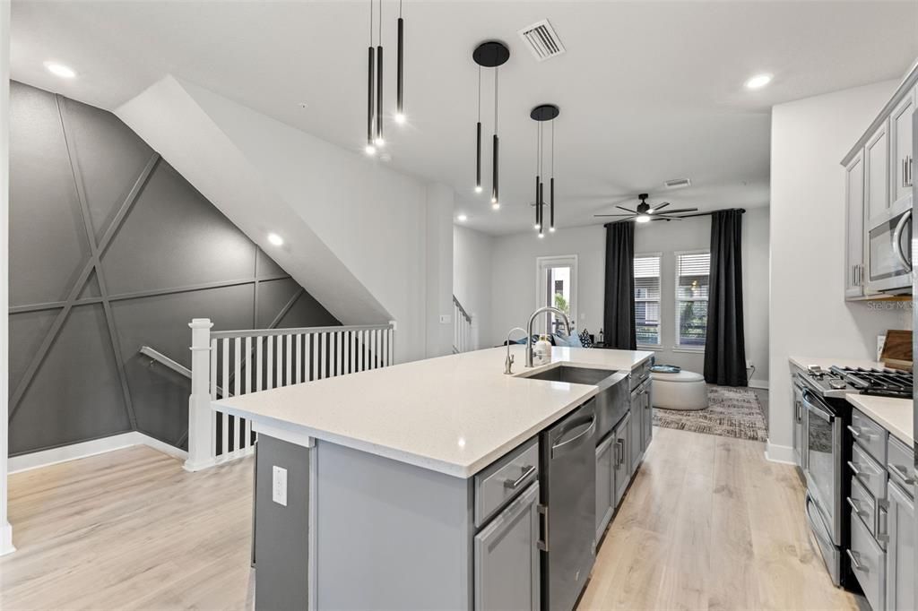 For Sale: $619,990 (3 beds, 4 baths, 2554 Square Feet)