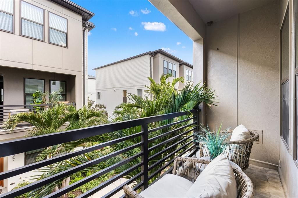 For Sale: $619,990 (3 beds, 4 baths, 2554 Square Feet)