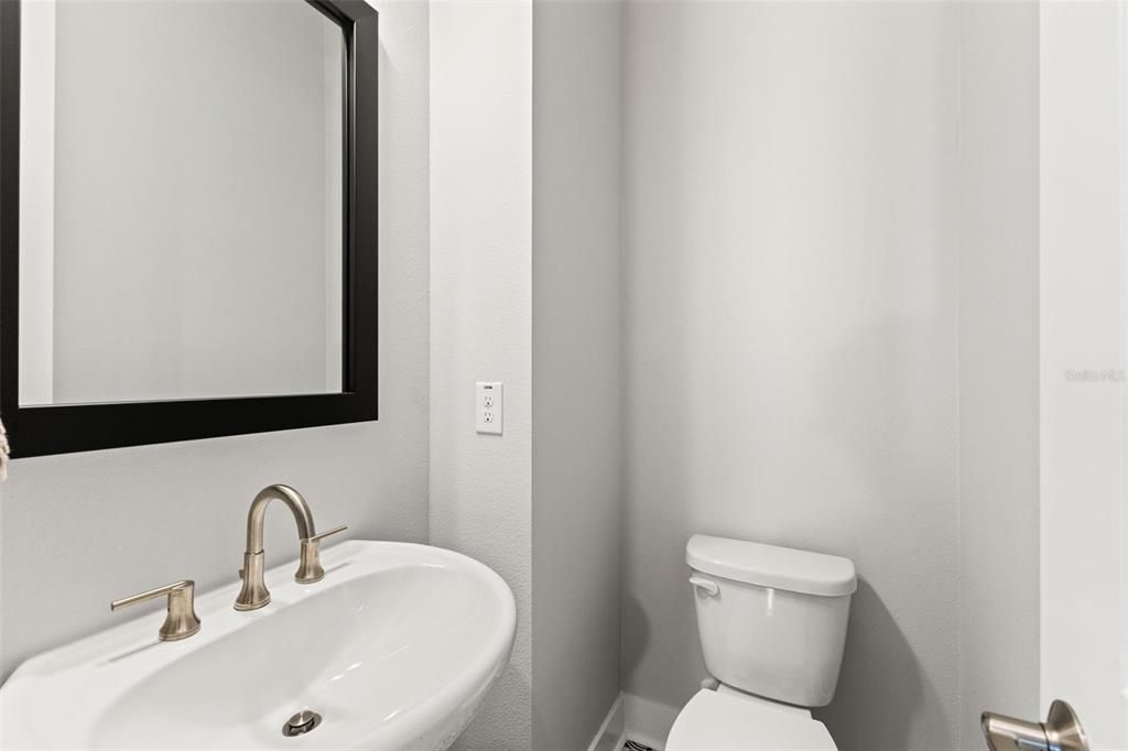 For Sale: $619,990 (3 beds, 4 baths, 2554 Square Feet)