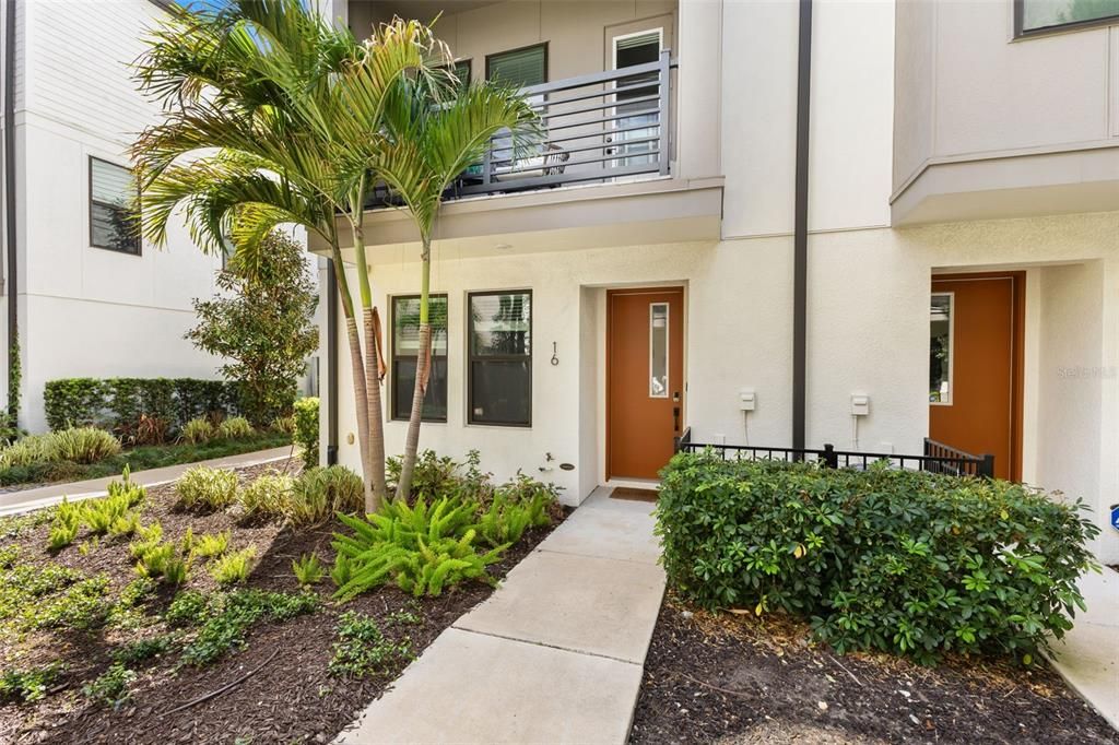 For Sale: $619,990 (3 beds, 4 baths, 2554 Square Feet)