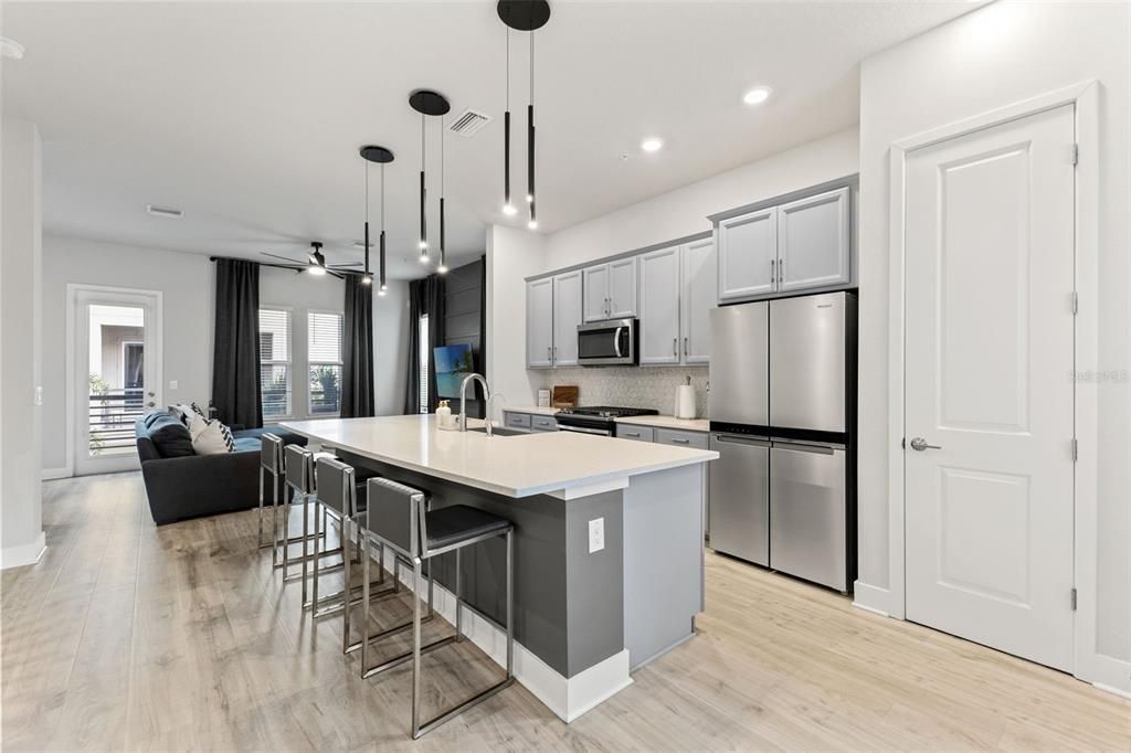 For Sale: $619,990 (3 beds, 4 baths, 2554 Square Feet)