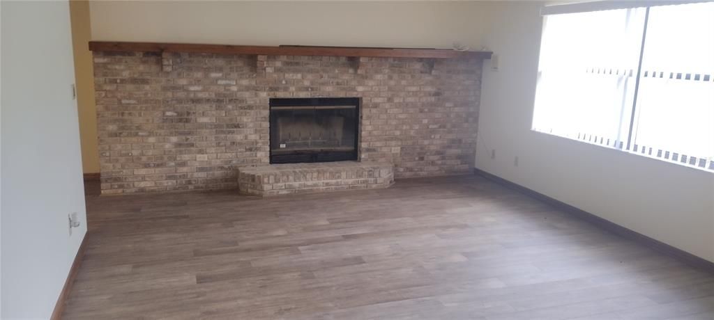 For Sale: $304,000 (3 beds, 2 baths, 1414 Square Feet)
