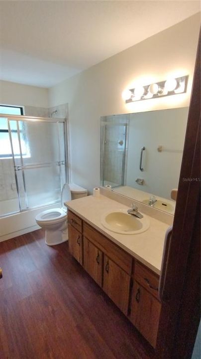 For Sale: $304,000 (3 beds, 2 baths, 1414 Square Feet)