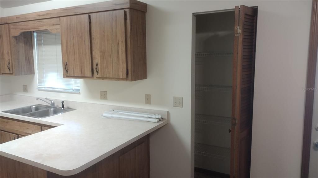 For Sale: $304,000 (3 beds, 2 baths, 1414 Square Feet)