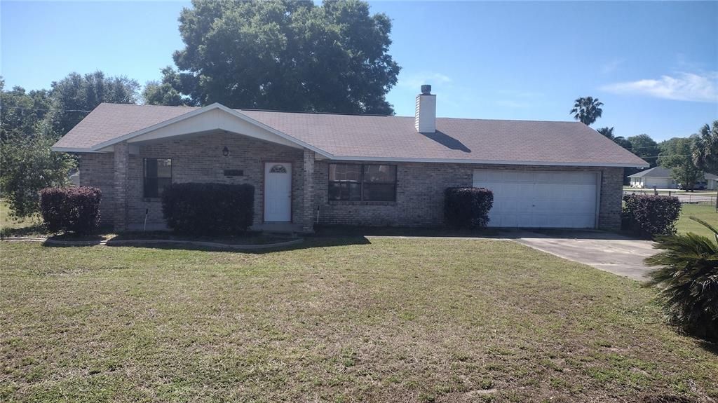 For Sale: $304,000 (3 beds, 2 baths, 1414 Square Feet)