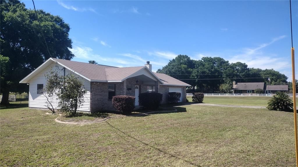 For Sale: $304,000 (3 beds, 2 baths, 1414 Square Feet)