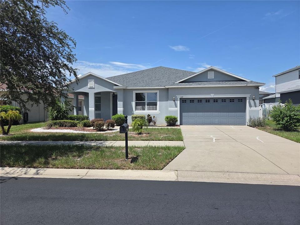 For Sale: $419,900 (4 beds, 2 baths, 2670 Square Feet)