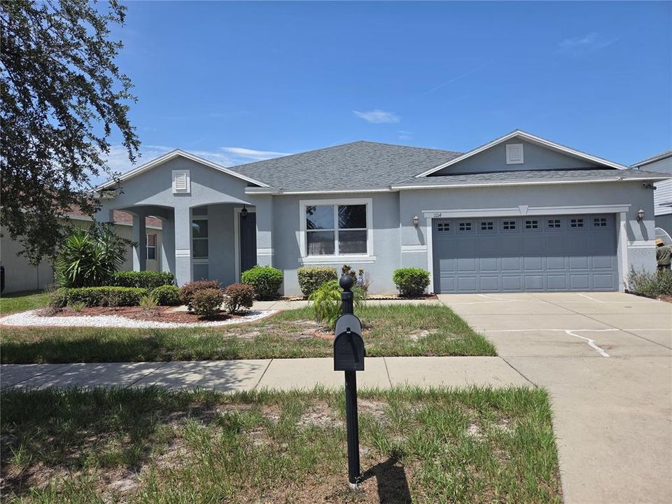 For Sale: $419,900 (4 beds, 2 baths, 2670 Square Feet)