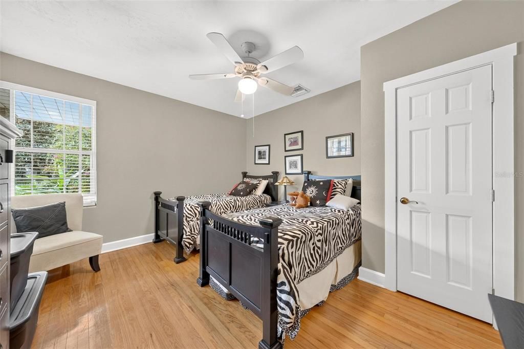 For Sale: $1,475,000 (5 beds, 4 baths, 3421 Square Feet)