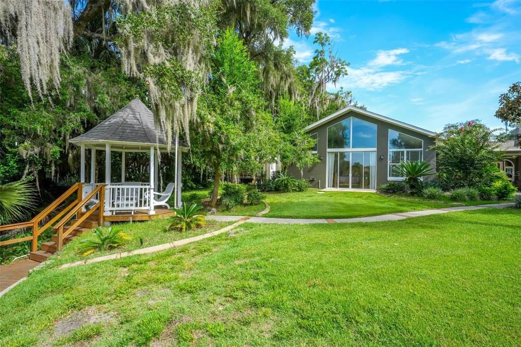 For Sale: $1,475,000 (5 beds, 4 baths, 3421 Square Feet)