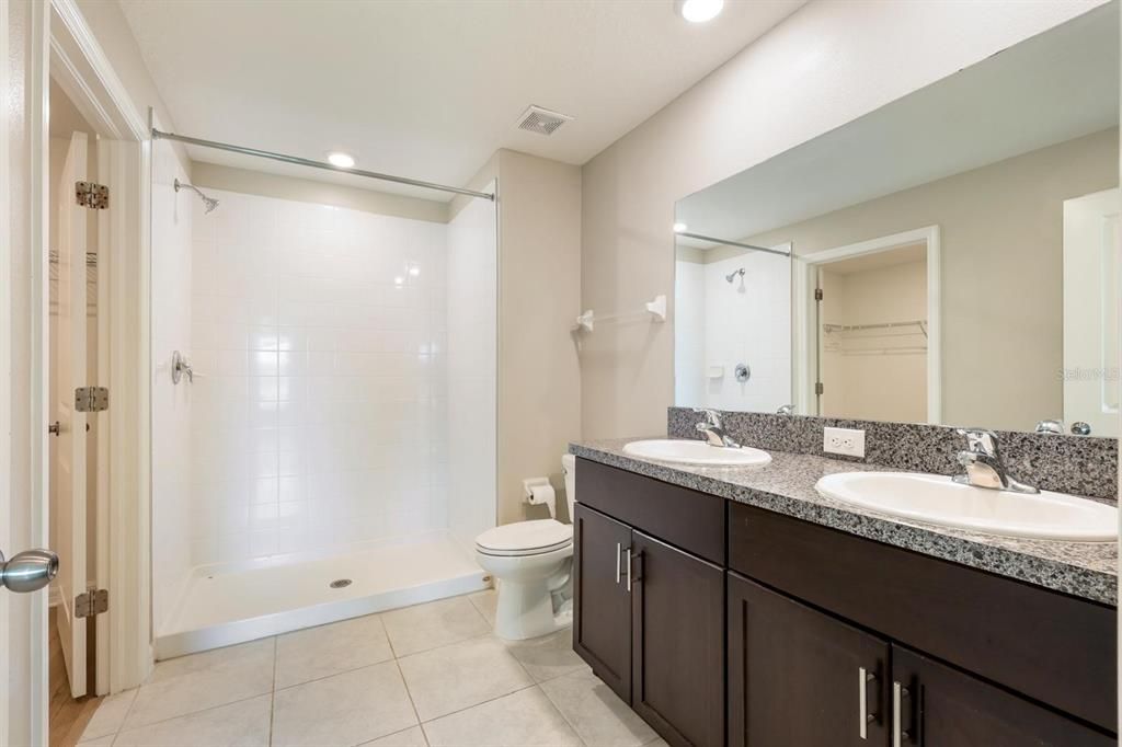 For Sale: $338,000 (3 beds, 2 baths, 1556 Square Feet)