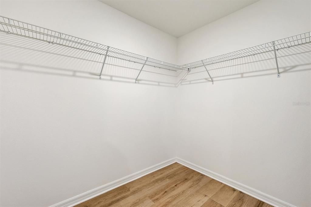 For Sale: $338,000 (3 beds, 2 baths, 1556 Square Feet)