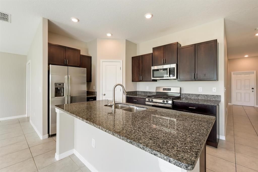 For Sale: $338,000 (3 beds, 2 baths, 1556 Square Feet)
