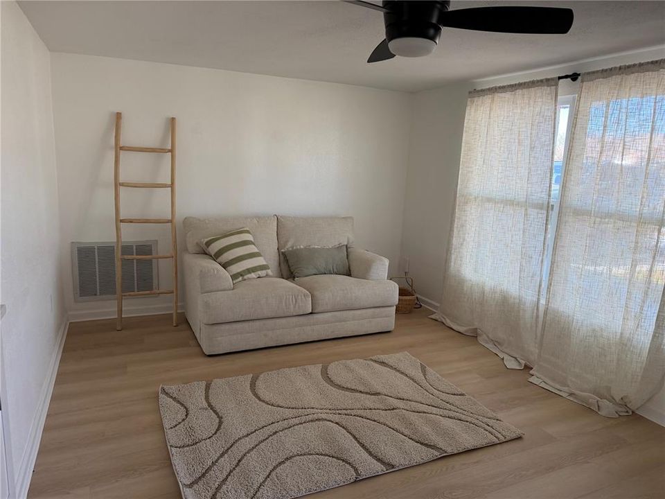 В аренду: $1,650 (2 спален, 2 ванн, 1236 Квадратных фут)