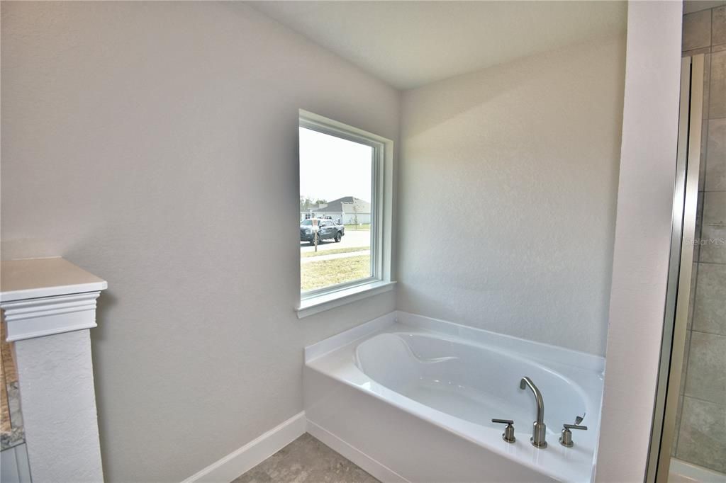 For Sale: $386,900 (3 beds, 2 baths, 1970 Square Feet)
