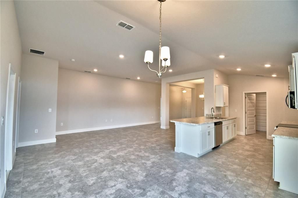 For Sale: $386,900 (3 beds, 2 baths, 1970 Square Feet)